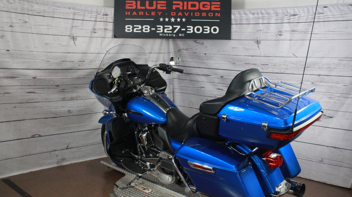 2018 Harley-Davidson Road Glide Ultra Electric Blue - Photo 6