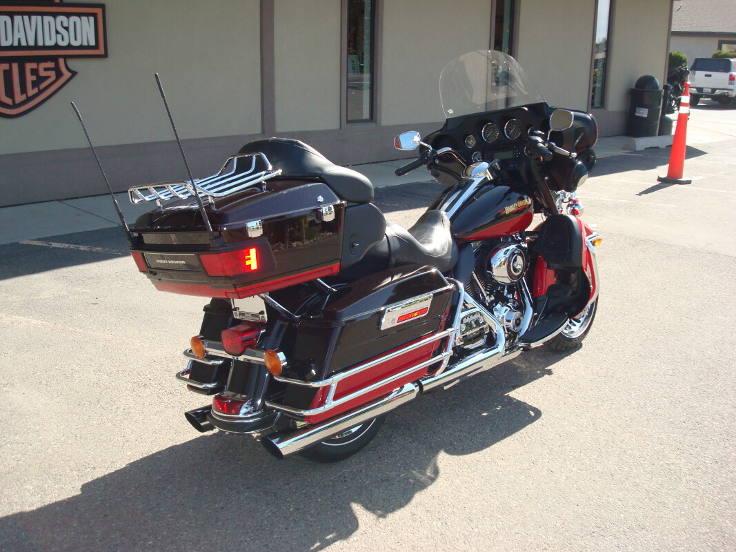 2010 Harley-Davidson Electra Glide Ultra Limited Merlot Sunglo/Cherry Red Sunglo - Photo 2
