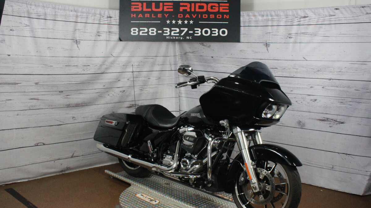 2021 Harley-Davidson Road Glide Vivid Black - Photo 2