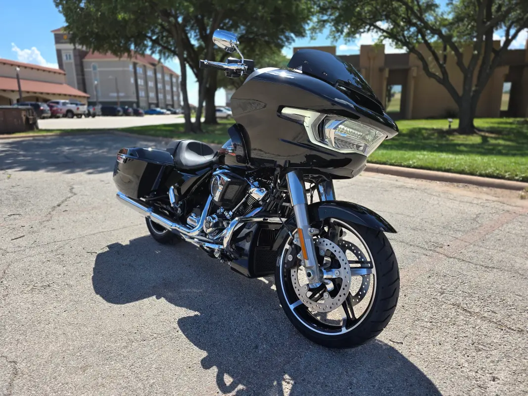 2025 Harley-Davidson Road Glide - Photo 2