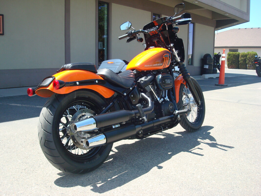 2021 Harley-Davidson Street Bob 114 Baja Orange - Photo 2