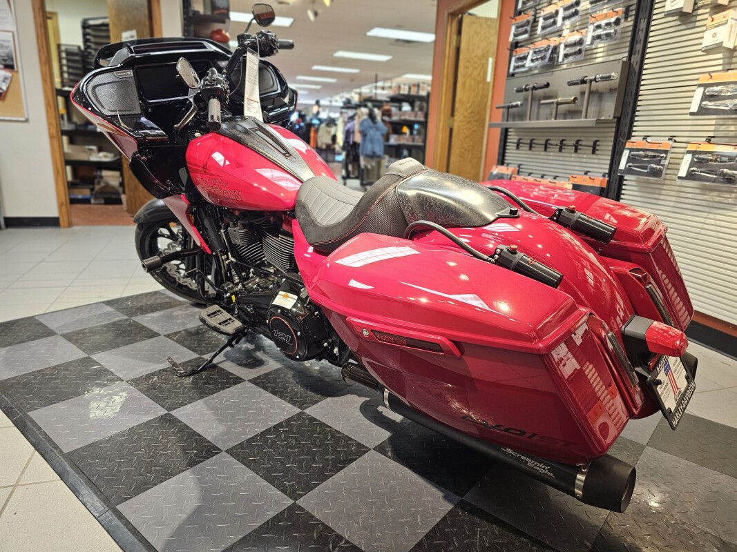 FLTRXSTSE 2025 CVO Road Glide ST - Photo 6