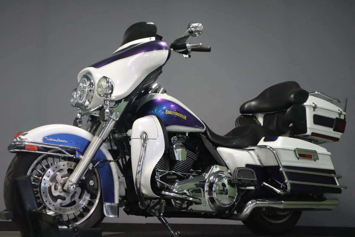 2010 Harley-Davidson Electra Glide Ultra Classic FLHTCU - Photo 4