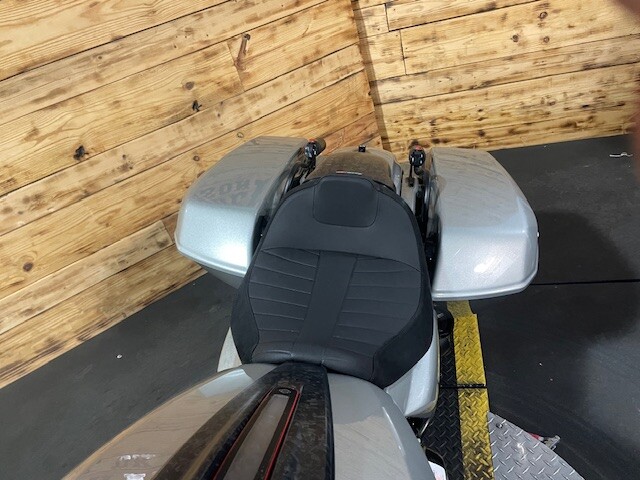 Harley-Davidson CVO Road Glide ST 2025 FLTRXSTSE MERCURY SILVER - Photo 6