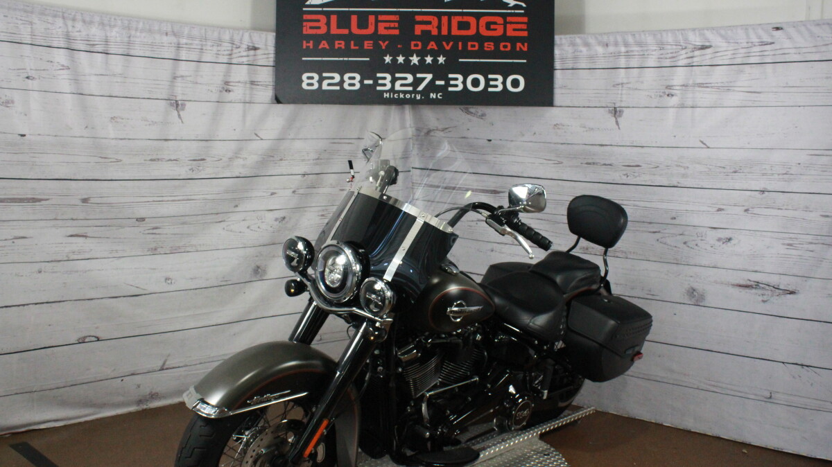 2018 Harley-Davidson Heritage Classic 114 Industrial Gray Denim/Black Denim - Photo 4