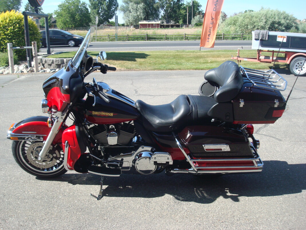 2010 Harley-Davidson Electra Glide Ultra Limited Merlot Sunglo/Cherry Red Sunglo - Photo 5