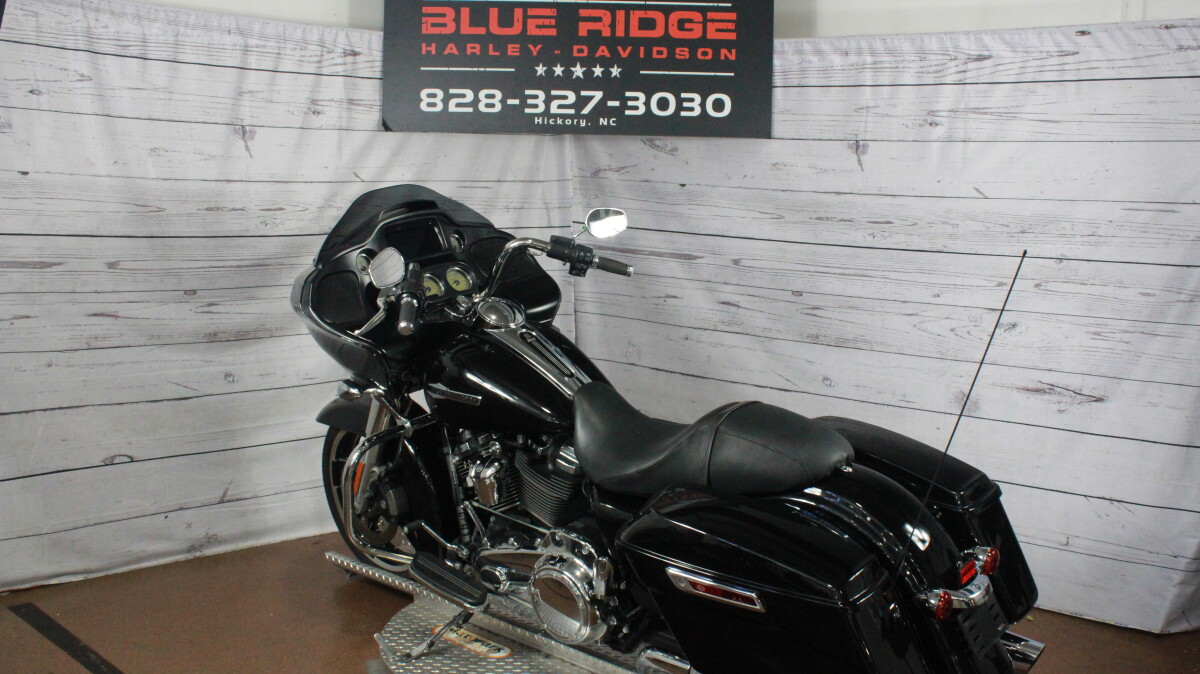 2021 Harley-Davidson Road Glide Vivid Black - Photo 6