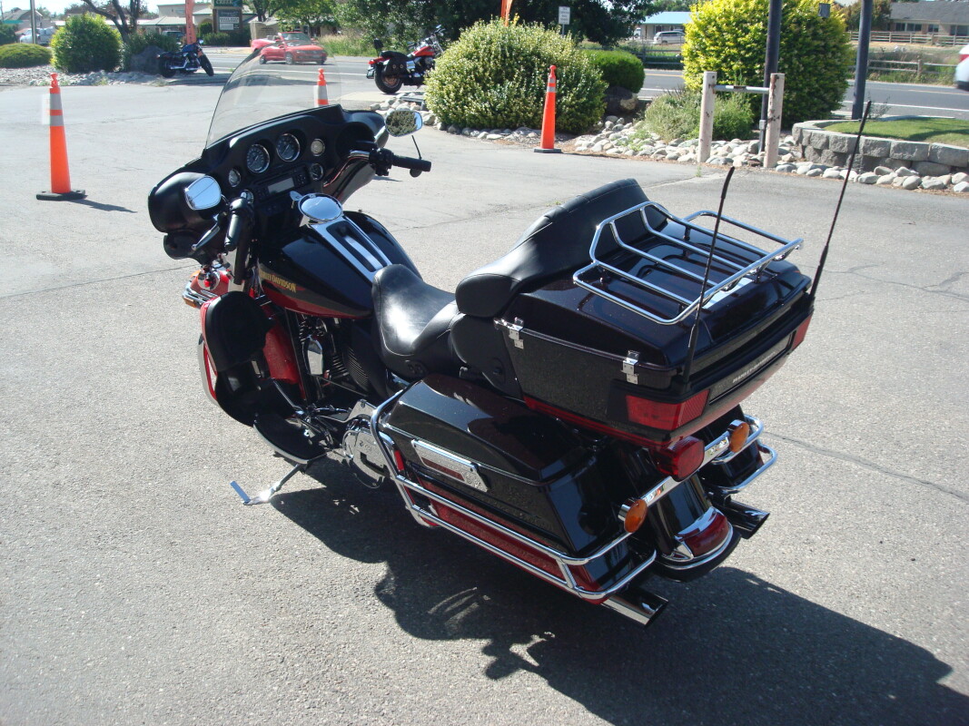 2010 Harley-Davidson Electra Glide Ultra Limited Merlot Sunglo/Cherry Red Sunglo - Photo 4