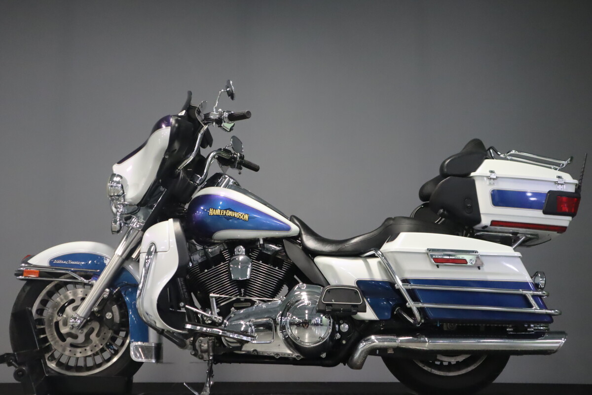 2010 Harley-Davidson Electra Glide Ultra Classic FLHTCU - Photo 5