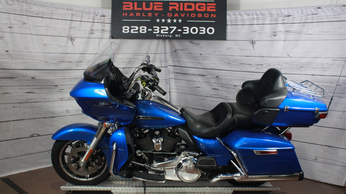 2018 Harley-Davidson Road Glide Ultra Electric Blue - Photo 5