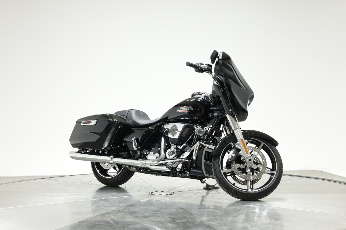 2025 Harley-Davidson FLHX Street Glide in Vivid Black - Photo 2