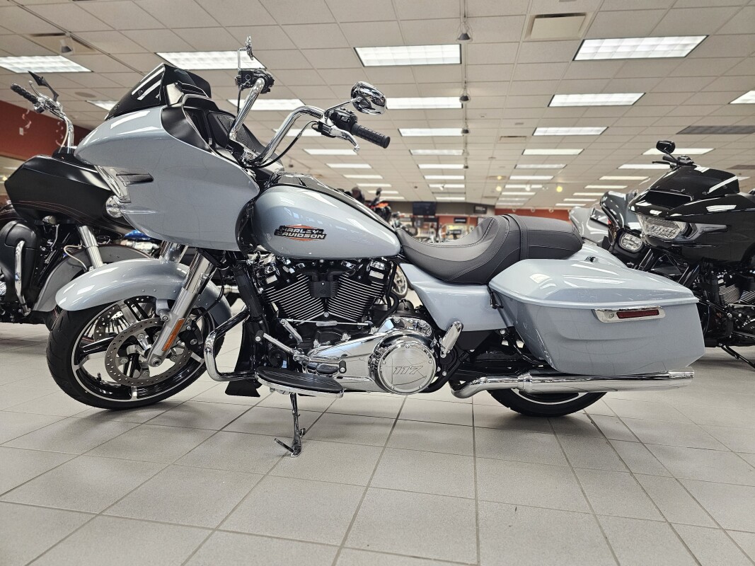 FLTRX 2025 Road Glide - Photo 5