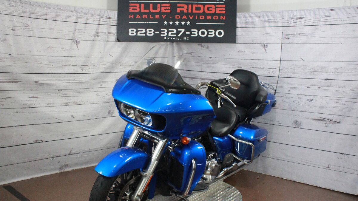 2018 Harley-Davidson Road Glide Ultra Electric Blue - Photo 4