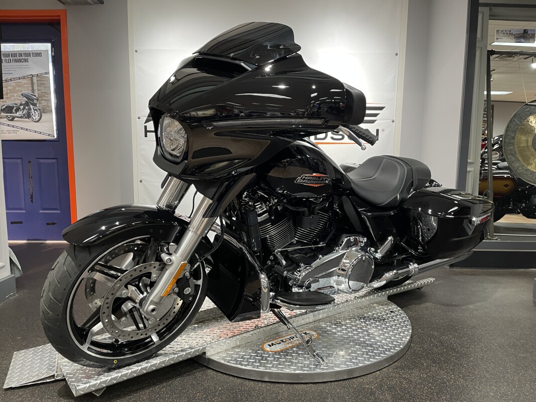 2025 Harley-Davidson Street Glide – FLHX - Photo 4