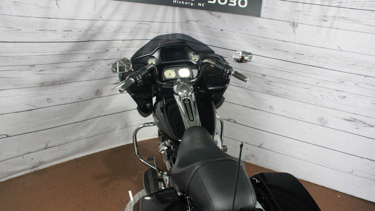 2021 Harley-Davidson Road Glide Vivid Black - Photo 8