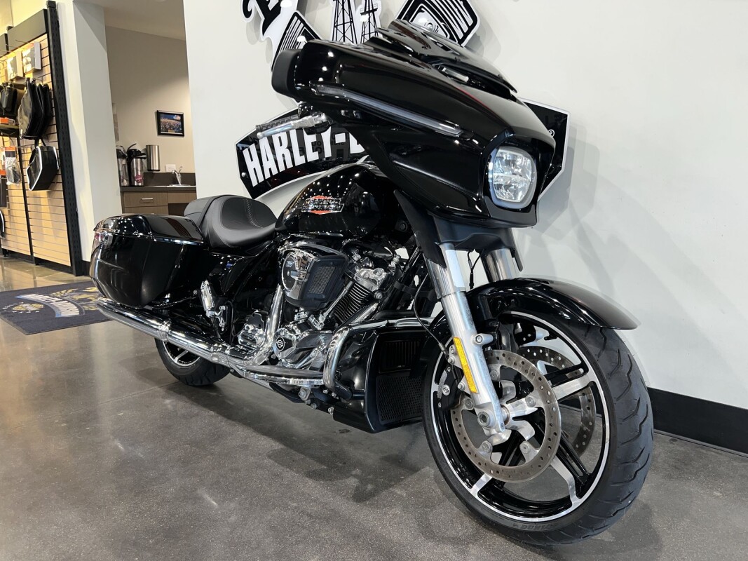2024 Harley-Davidson Street Glide FLHX - Photo 2