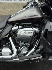 Ultra Limited Low With Only 3086 Miles thumb 3
