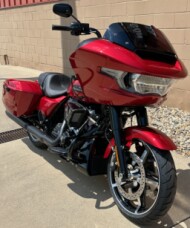 2025 Harley-Davidson<sup>®</sup> Road Glide® Brilliant Red thumb 2