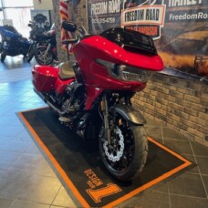 2025 Harley-Davidson<sup>®</sup> CVO™ Road Glide® ST Rally Red thumb 3