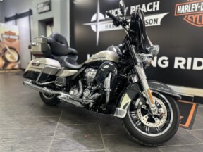 2018 Harley-Davidson<sup>®</sup> Ultra Limited Silver Fortune/Black Tempest thumb 3