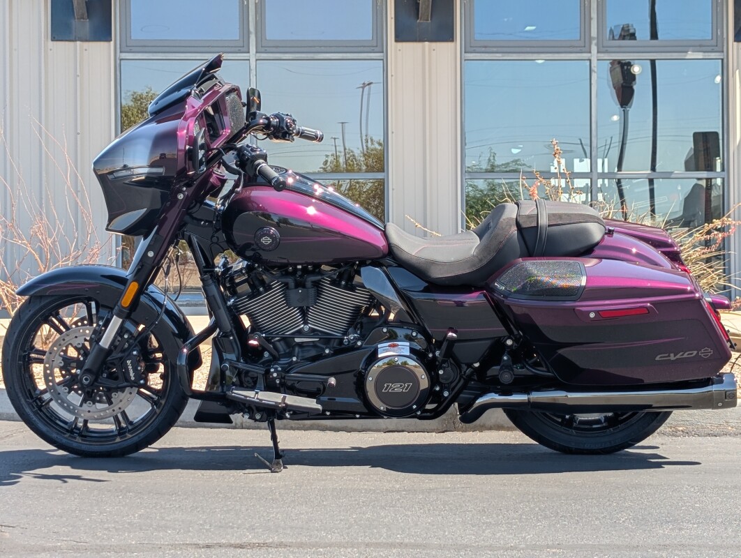 2025 Harley-Davidson CVO Street Glide - Photo 2