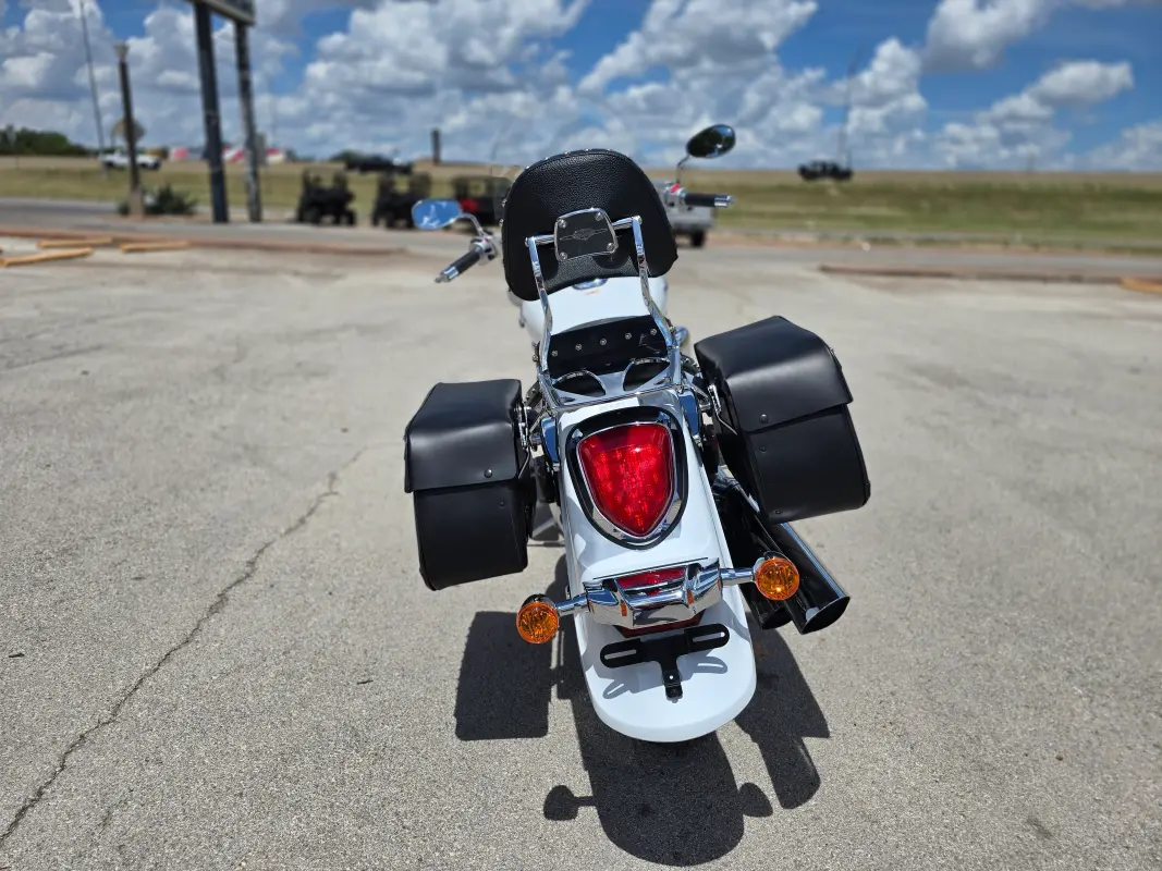 2025 Suzuki Boulevard C50T Special - Photo 6