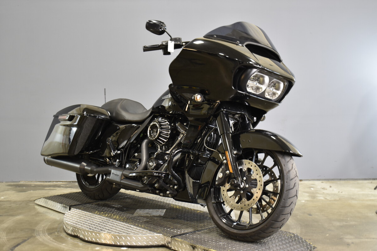 2018 Harley-Davidson Road Glide Special FLTRXS - Photo 2