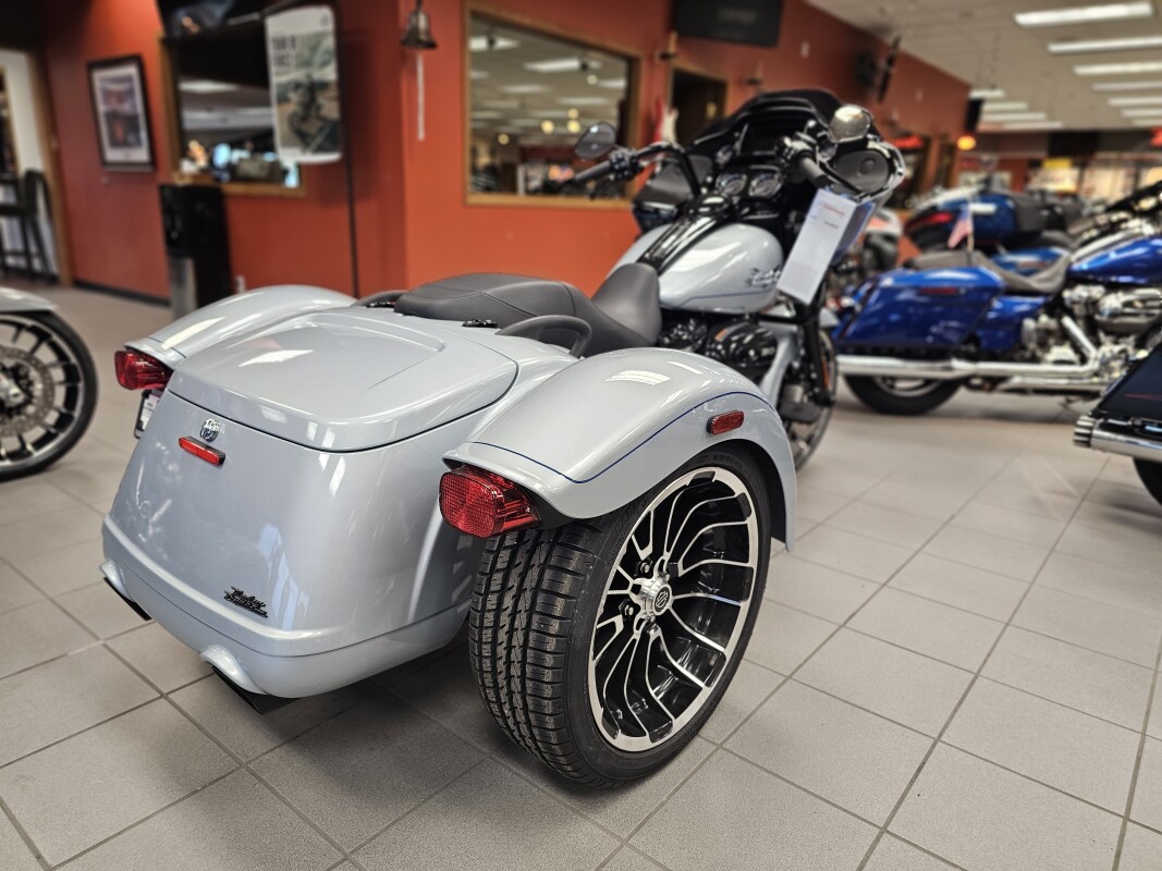 FLTRT 2024 Road Glide 3 - Photo 8