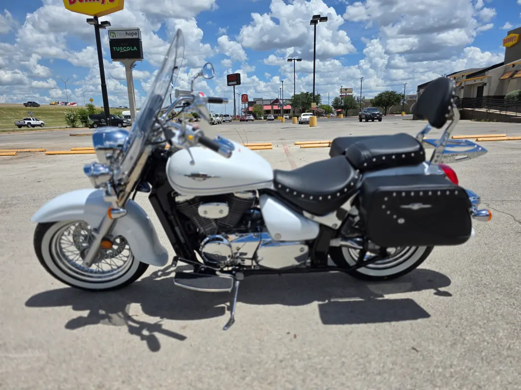 2025 Suzuki Boulevard C50T Special - Photo 5