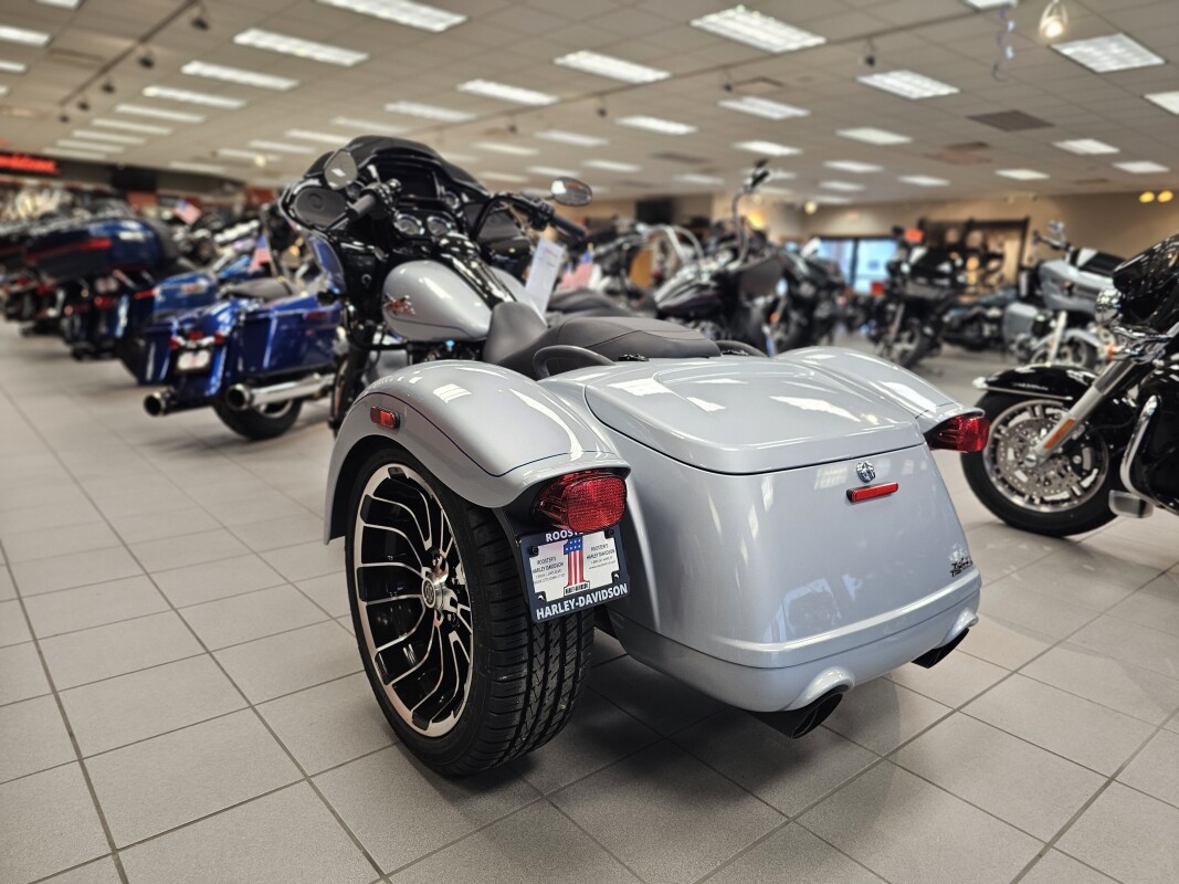 FLTRT 2024 Road Glide 3 - Photo 6