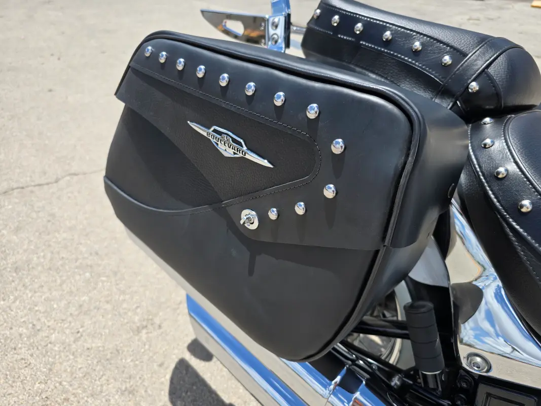 2025 Suzuki Boulevard C50T Special - Photo 10