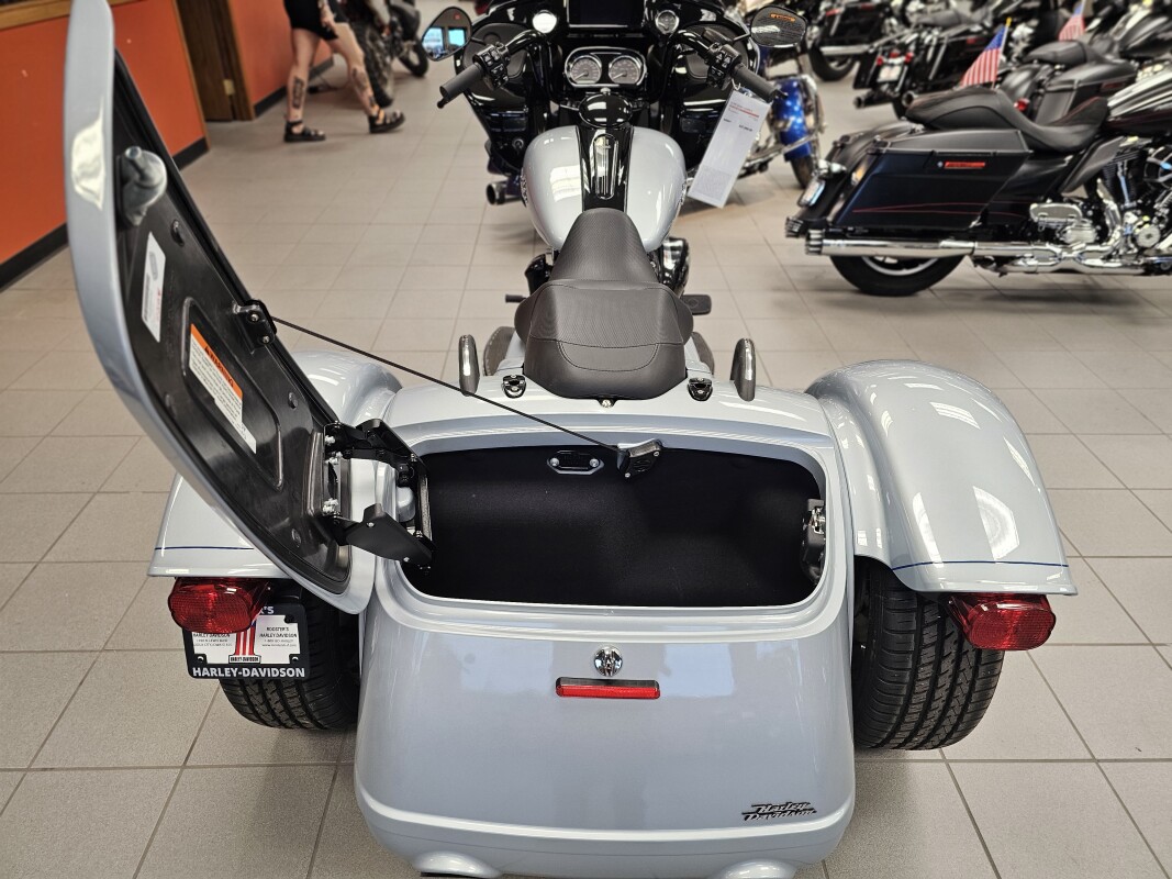 FLTRT 2024 Road Glide 3 - Photo 9
