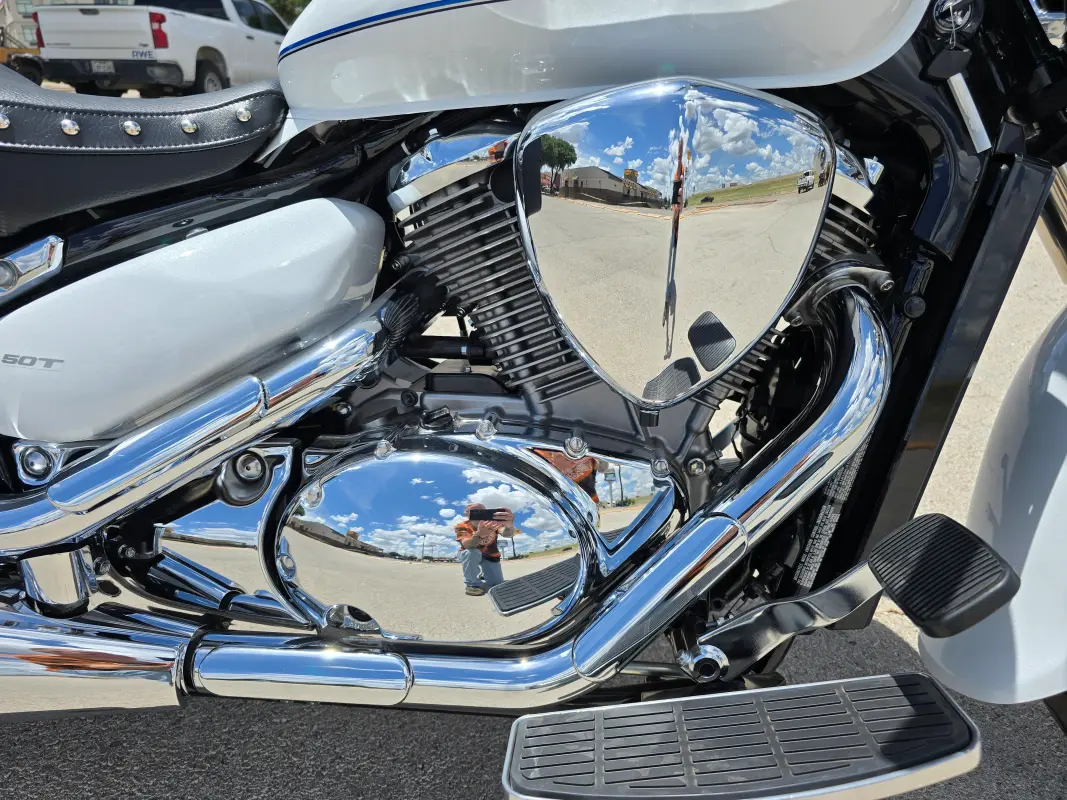 2025 Suzuki Boulevard C50T Special - Photo 8