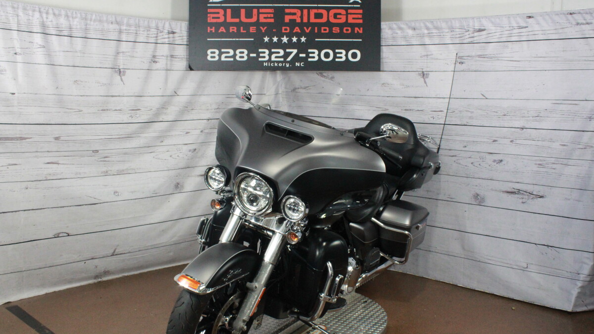 2017 Harley-Davidson Ultra Limited Two-Tone Charcoal Denim/Black Denim - Photo 4