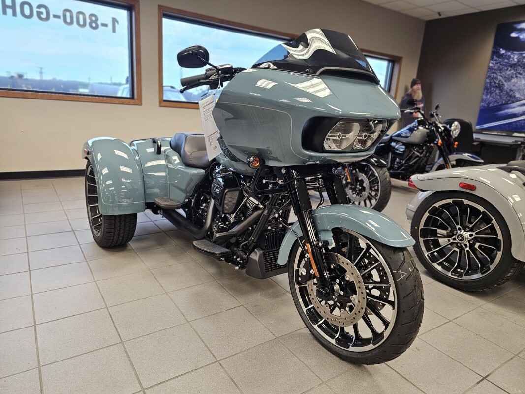 FLTRT 2024 Road Glide 3 - Photo 2