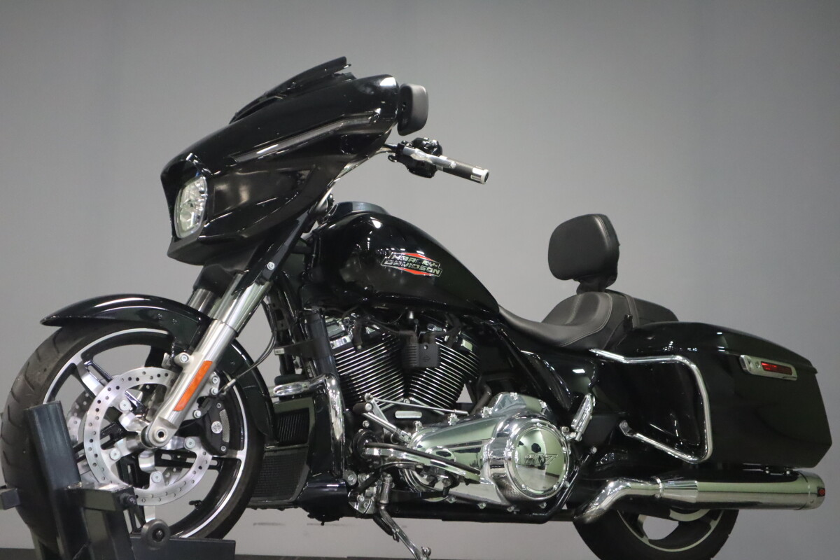 2024 Harley-Davidson Street Glide FLHX - Photo 4