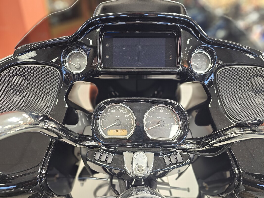 FLTRT 2024 Road Glide 3 - Photo 10