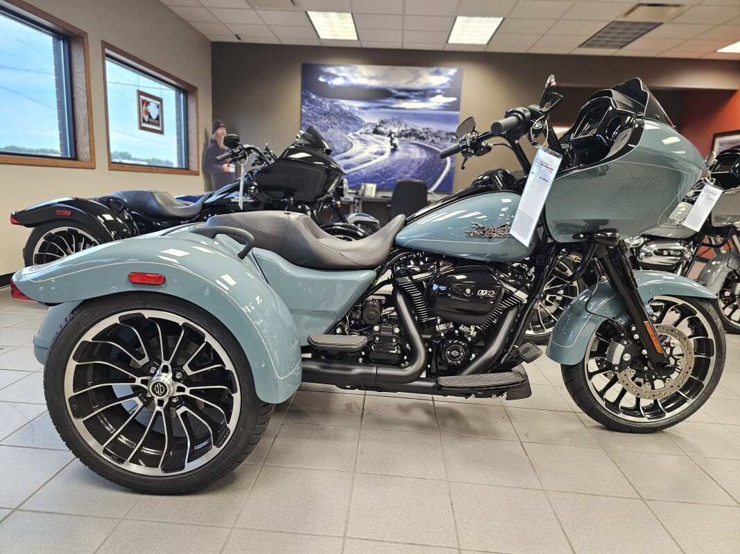 FLTRT 2024 Road Glide 3