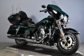 2015 Harley-Davidson® Ultra Limited FLHTK thumb 2