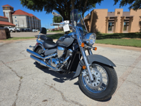 2025 Suzuki Boulevard C50  thumb 2