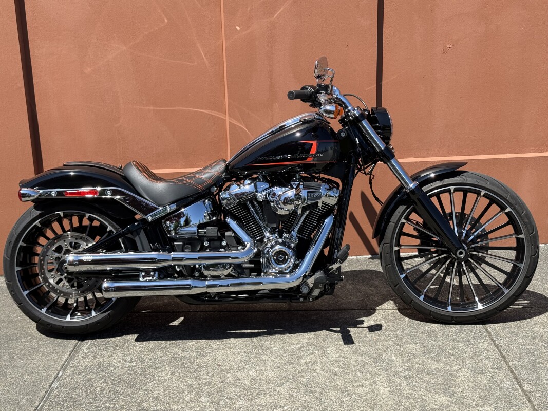 HARLEY DAVIDSON スウィングトップ ブルゾン ブラック New 2025 Harley-Davidson Road Glide® Vivid Black (Black