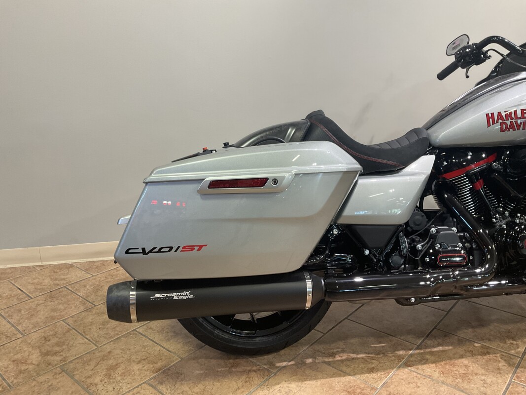 2025 Harley-Davidson CVO Road Glide ST Mercury Silver FLTRXSTSE - Photo 5