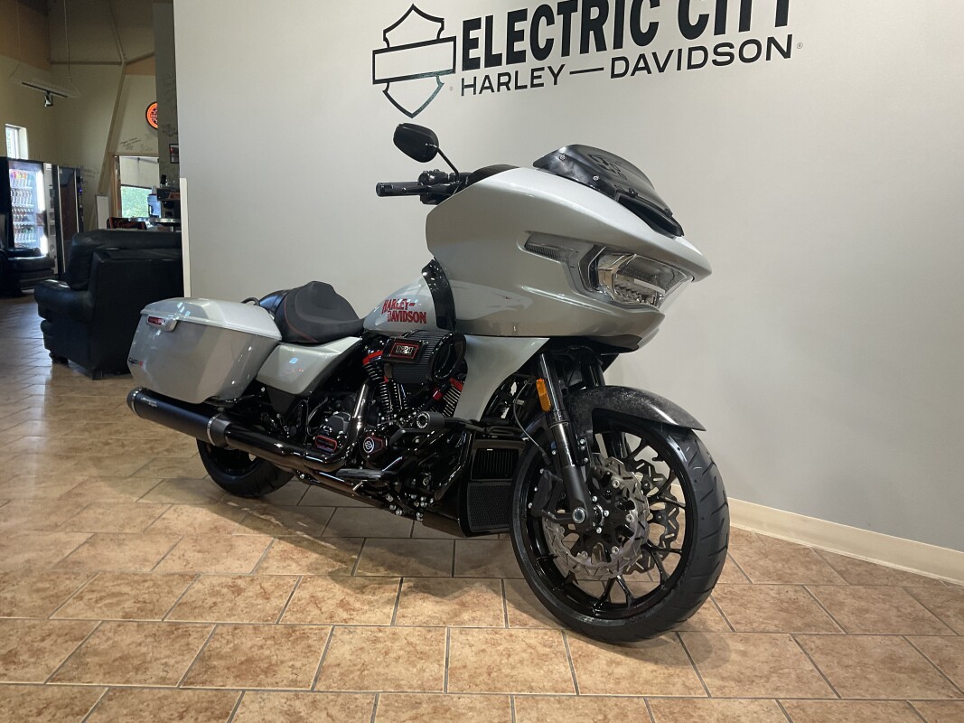 2025 Harley-Davidson CVO Road Glide ST Mercury Silver FLTRXSTSE - Photo 3