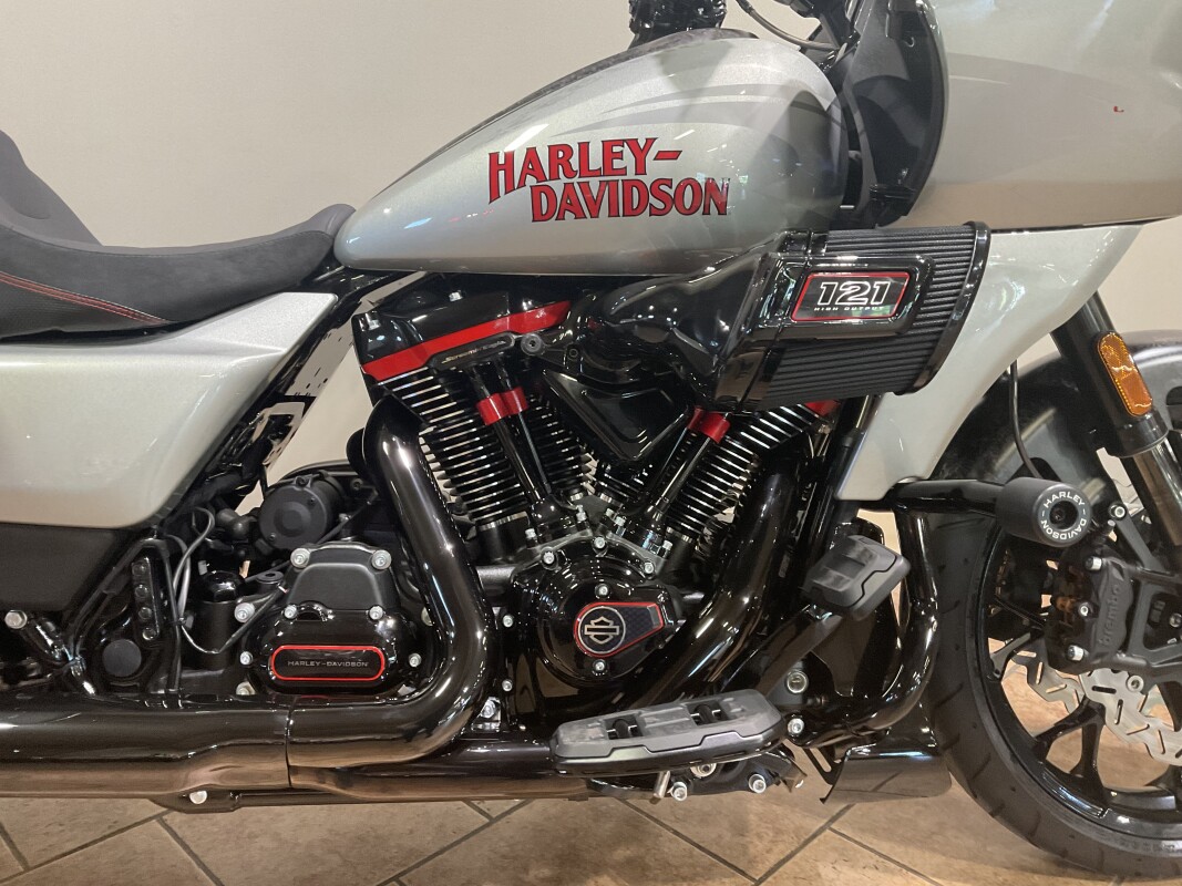 2025 Harley-Davidson CVO Road Glide ST Mercury Silver FLTRXSTSE - Photo 2
