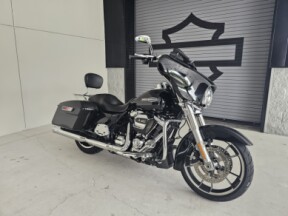 2021 Harley-Davidson<sup>®</sup> Street Glide<sup>®</sup> thumb 2