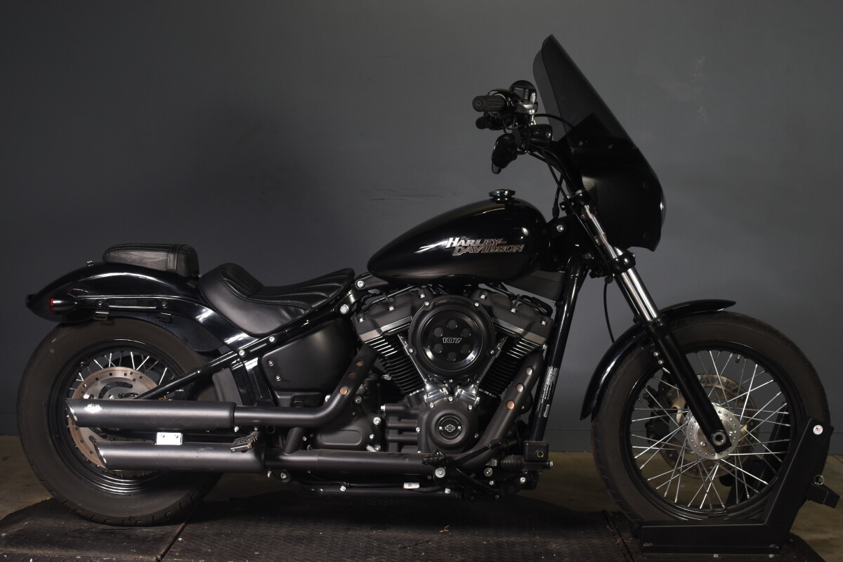 Harley-Davidson FXBR シート BREAKOUT リーチシートタック2 FXBR FXBRS ブレイクアウト