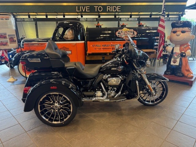 2025 Harley Davidson Tri-Glide Ultra FLHTCUTG