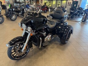 2025 Harley Davidson Tri-Glide Ultra FLHTCUTG thumb 0