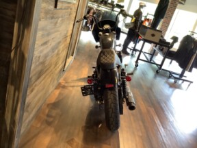 Harley-Davidson<sup>®</sup> Forty-Eight® 2016 XL 1200X U104-16 Vivid Black thumb 0