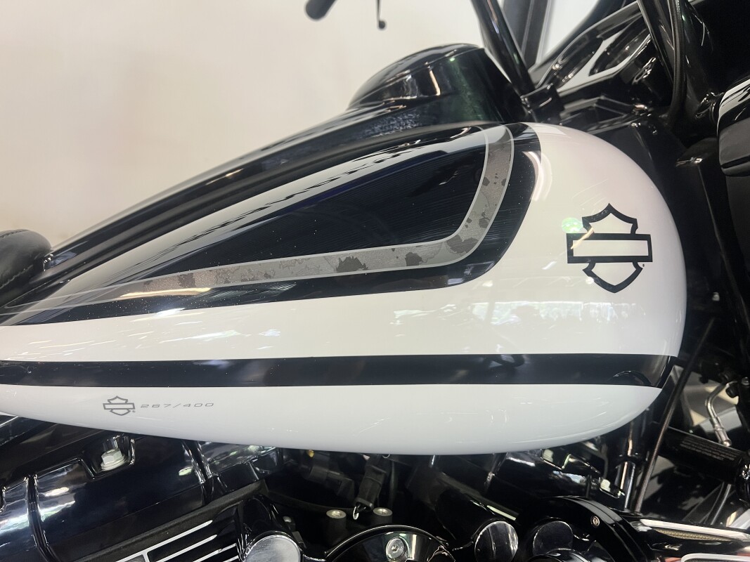 2016 Harley-Davidson Road Glide Special Solar Eclipse FLTRXS - Photo 2